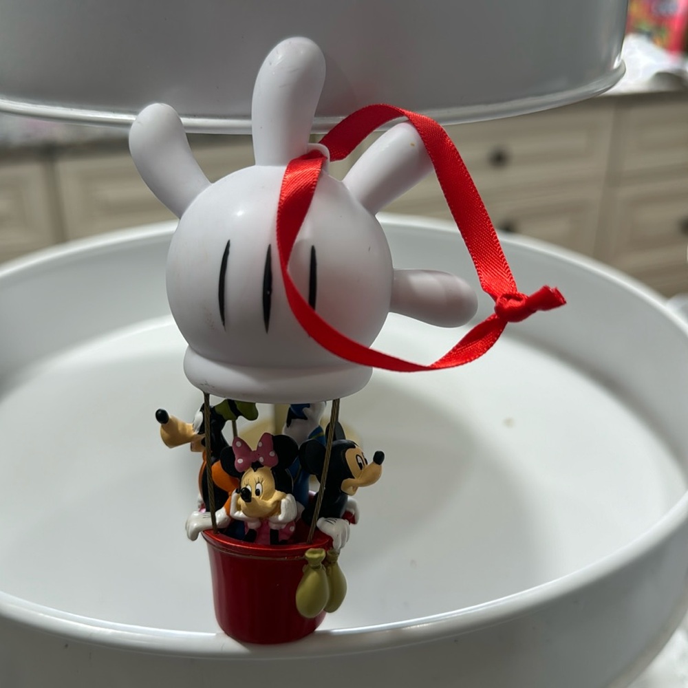 DISNEY MICKEY MOUSE HOT AIR BALLOON SKETCHBOOK ORNAMENT - Picture 3 of 7